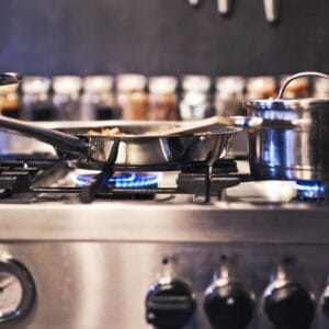 Qual inox utilizar em Cozinhas industriais: 304, 430 ou série 200?